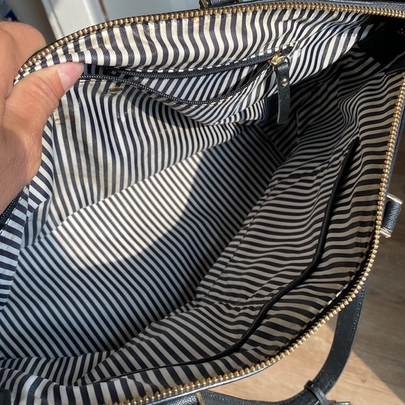 Kate spade black hand bag shoulder bag. - Picture 5 of 7